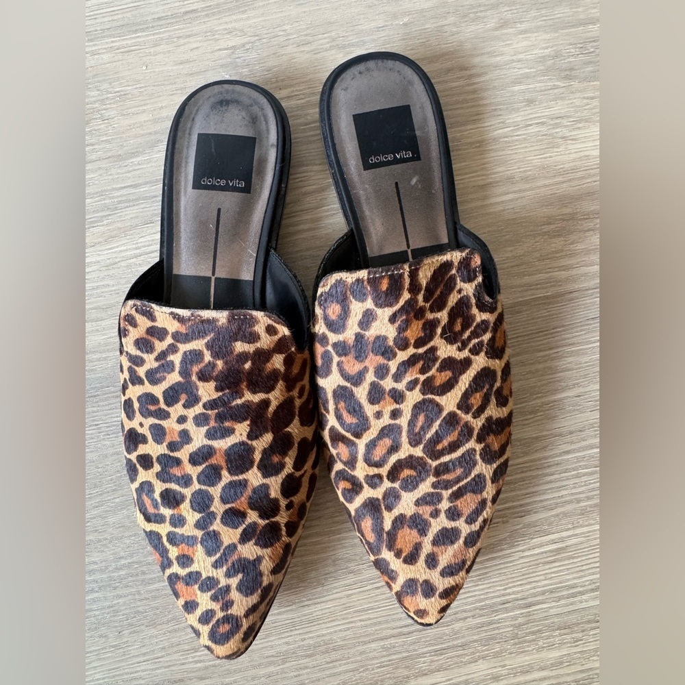 Dolce Vita calf hair leopard printed leather slides US 8.5 - Picture 2 of 3